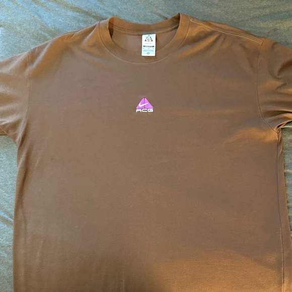 Nike ACG Brown Short Sleeve Tee - Picture 1 of 3